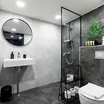 Апартаменты Bob W Old Town *