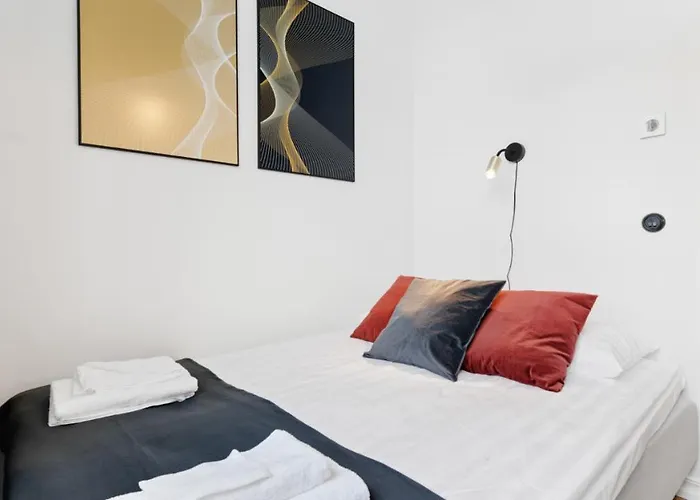 Bob W Old Town Apartment