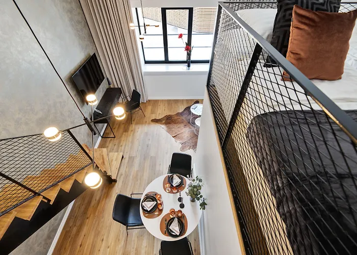 Bob W Old Town Apartment *